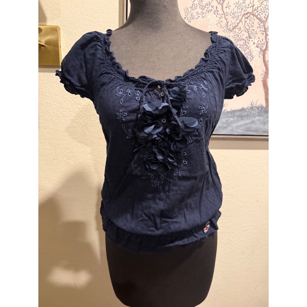Hollister Womens Navy Blue Embroidered Floral Peasant Blouse Smocked Top Small